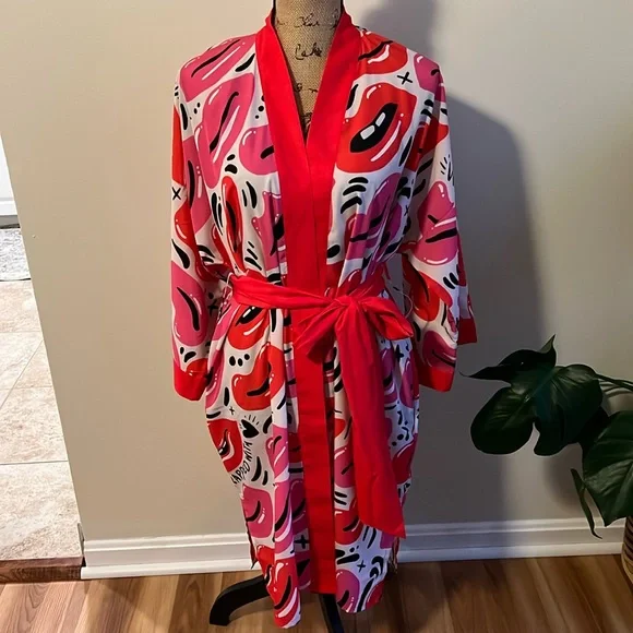Nuno Jason Naylor Wrapped with Love Luscious Lips Kimono Robe Satin - Picture 3 of 10
